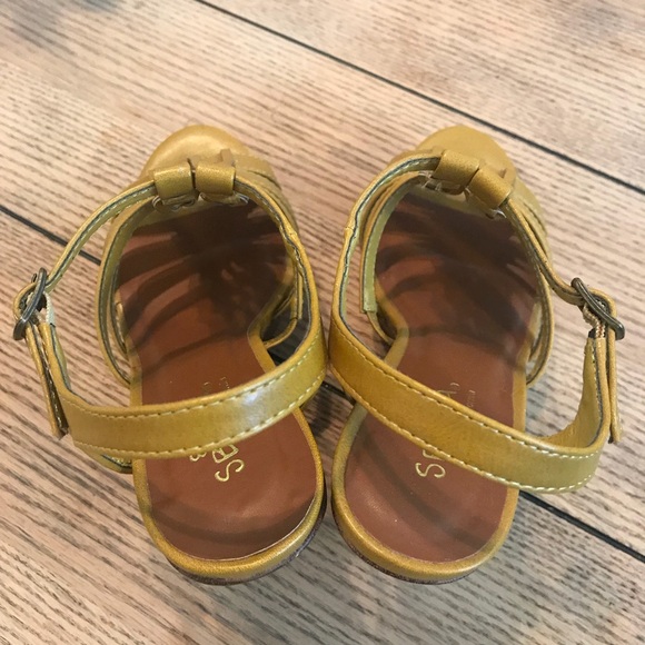 Wedge Sandals - Picture 2 of 5